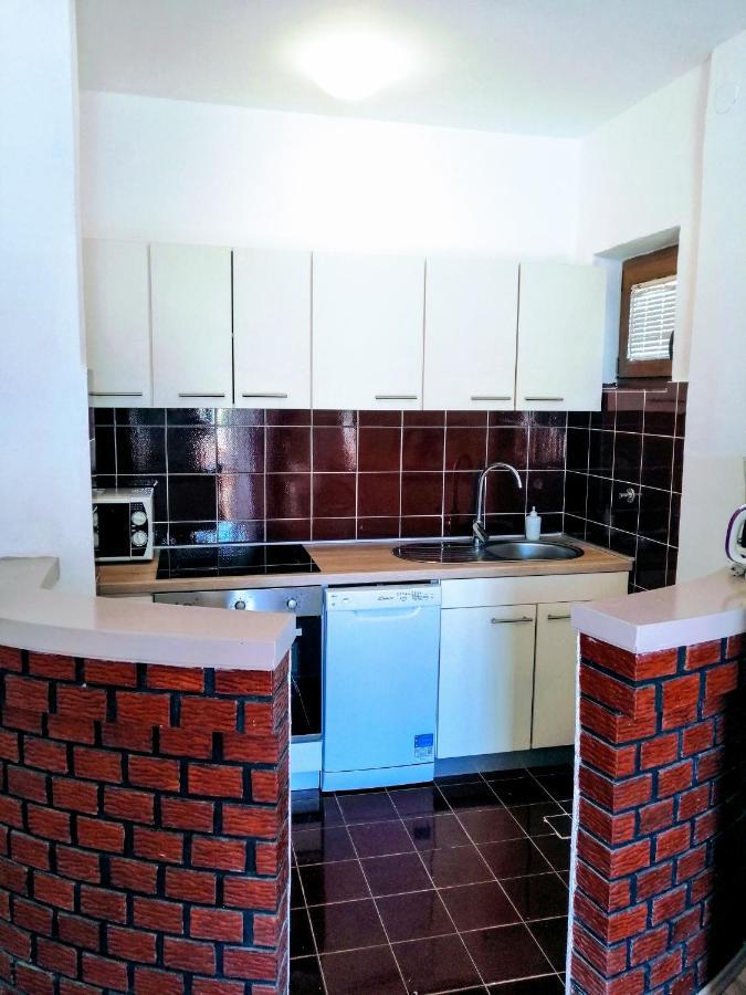 Family Apartments K&M Pag Town Luaran gambar