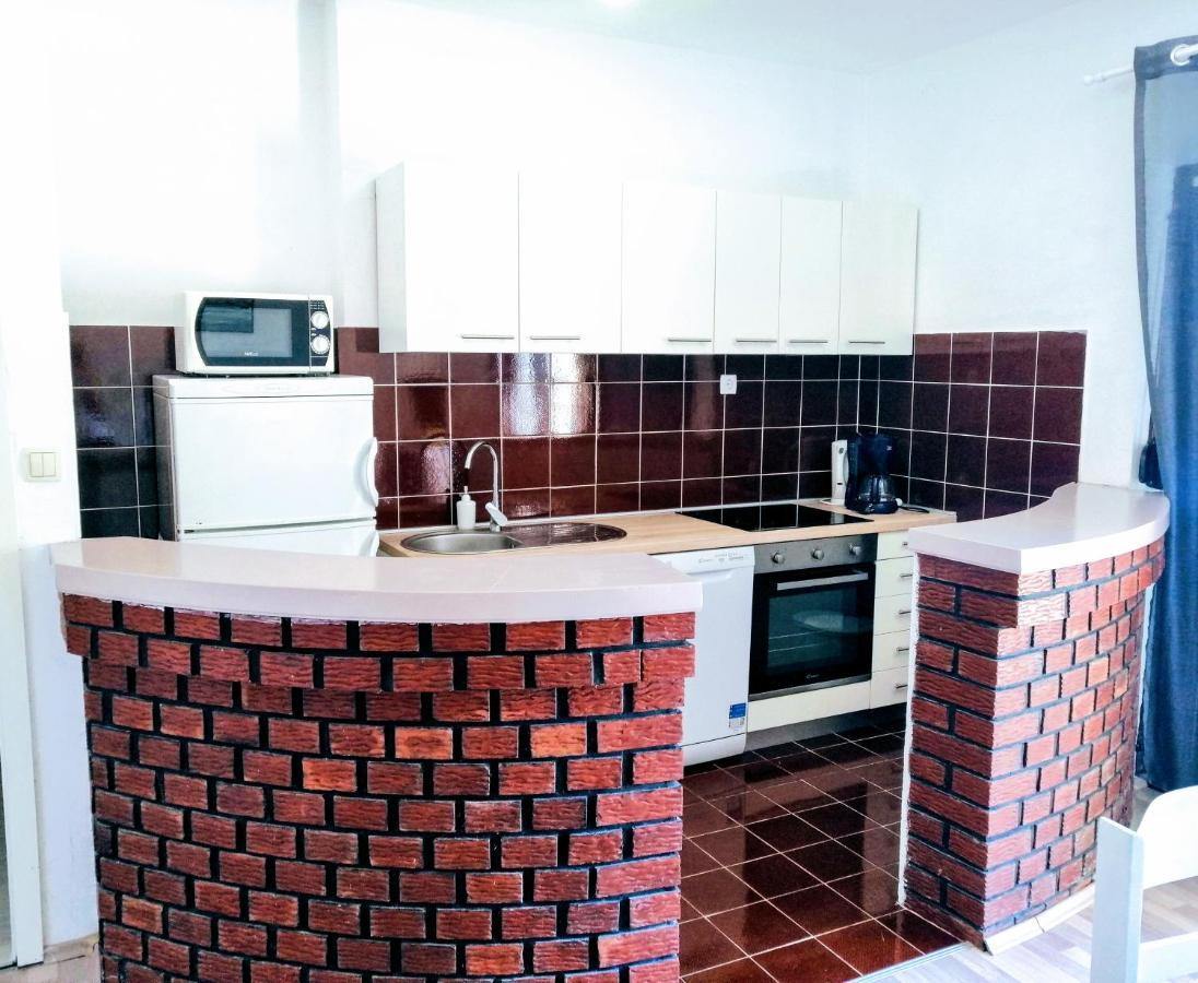 Family Apartments K&M Pag Town Luaran gambar