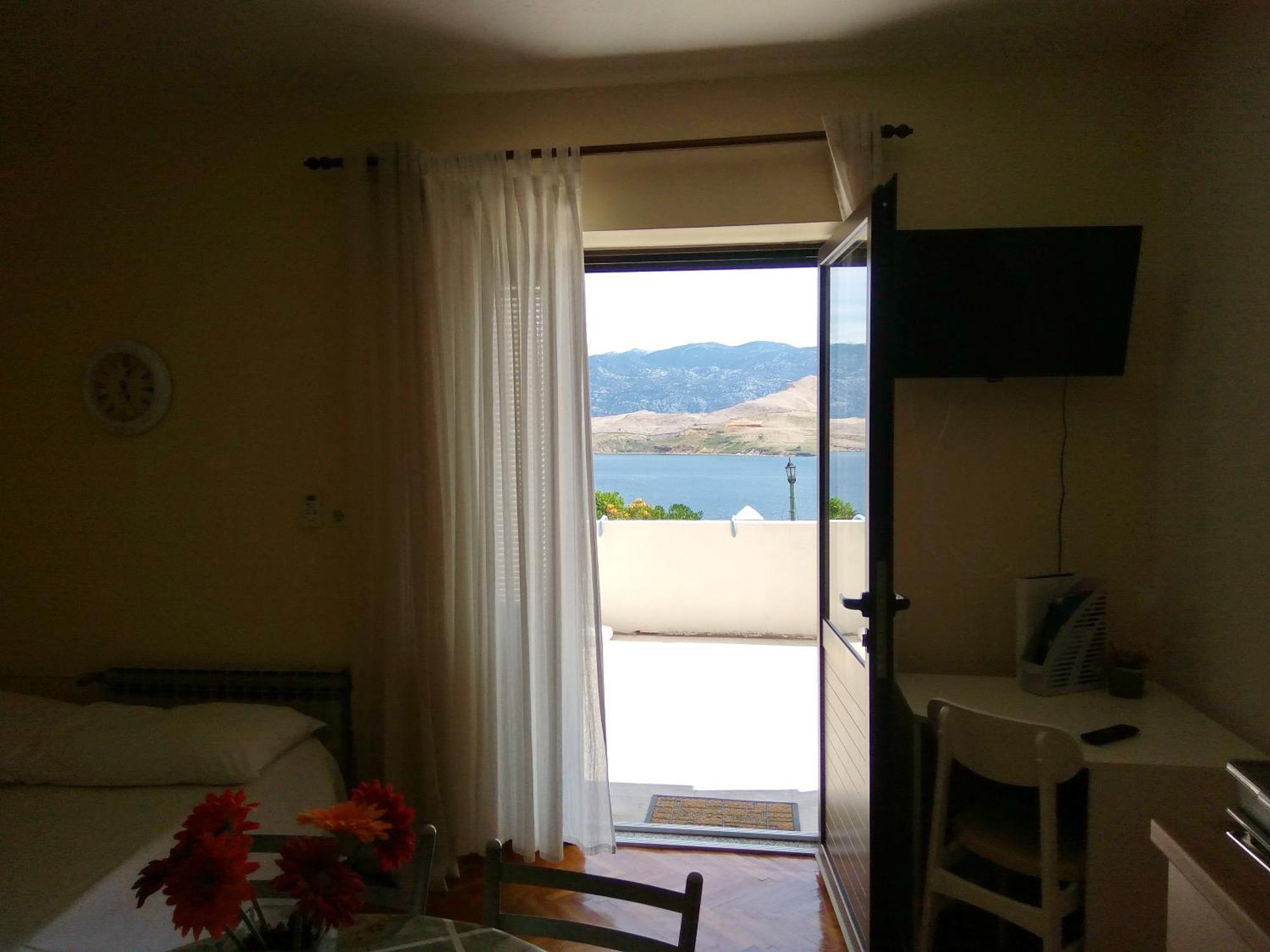 Family Apartments K&M Pag Town Luaran gambar