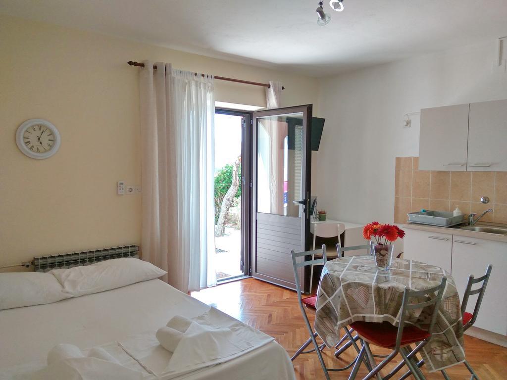 Family Apartments K&M Pag Town Luaran gambar