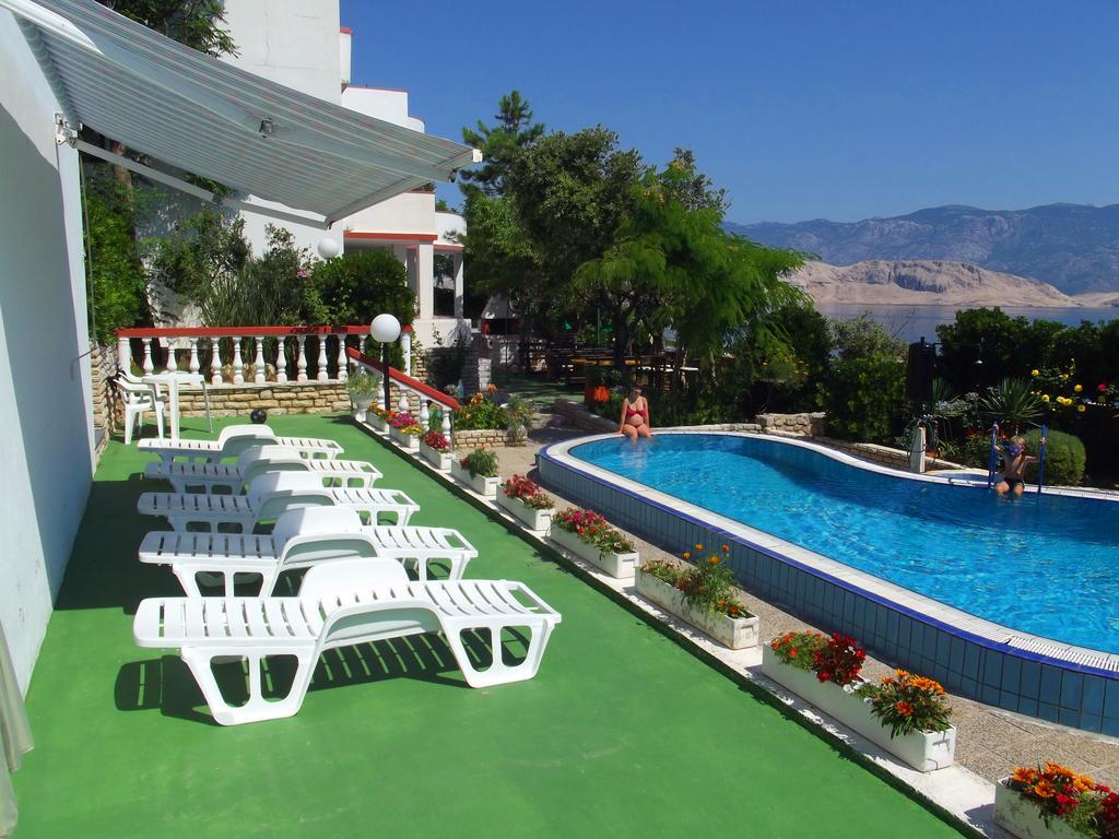 Family Apartments K&M Pag Town Luaran gambar